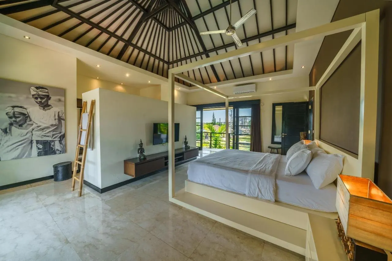 Villa Body - Amazing 4Bdr Villa In Berawa ! Perfect Location ! Canggu