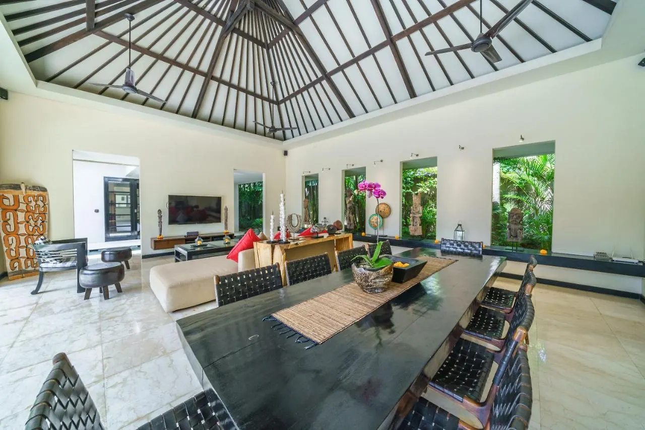 Villa Body - Amazing 4Bdr Villa In Berawa ! Perfect Location ! Canggu