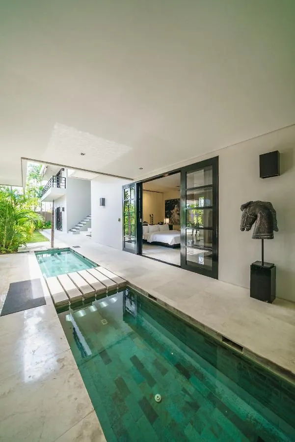 Villa Body - Amazing 4Bdr Villa In Berawa ! Perfect Location ! Canggu
